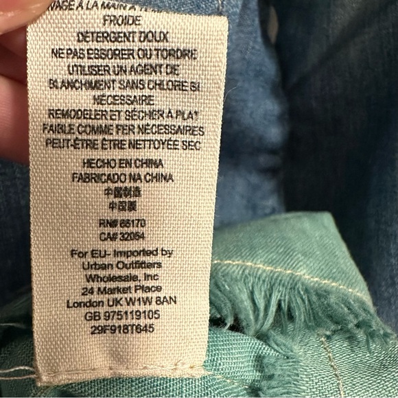 Free People Ombre Frayed Hem Chambray Denim Button Down Shirt Women M blue green - Picture 7 of 9